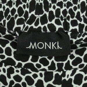 Second Hand MONKI Shorts Gr. XS schwarz weiß gemustert (*)