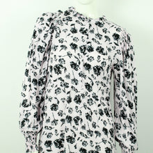 Laden Sie das Bild in den Galerie-Viewer, Second Hand NA-KD Maxikleid Gr. 38 rosa schwarz geblümt (*)