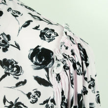 Laden Sie das Bild in den Galerie-Viewer, Second Hand NA-KD Maxikleid Gr. 38 rosa schwarz geblümt (*)