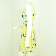 Laden Sie das Bild in den Galerie-Viewer, Second Hand ZARA Kleid Gr. S gelb schwarz weiß geblümt (*)