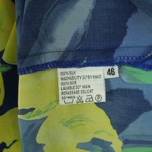 Laden Sie das Bild in den Galerie-Viewer, Vintage Seidenbluse Gr. L blau mehrfarbig Crazy Pattern kurzarm Bluse Seide