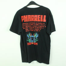 Laden Sie das Bild in den Galerie-Viewer, Vintage PHARRELL WILLIAMS T-Shirt / Bandshirt Gr. L schwarz mit Print und Backprint Tour 2014 (*)