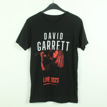 Laden Sie das Bild in den Galerie-Viewer, Vintage DAVID GARRETT T-Shirt / Bandshirt Gr. S schwarz mit Print Live 2023 (*)