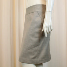 Laden Sie das Bild in den Galerie-Viewer, Second Hand BANANA REPUBLIC Rock Gr. M grau (*)