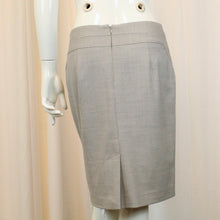 Laden Sie das Bild in den Galerie-Viewer, Second Hand BANANA REPUBLIC Rock Gr. M grau (*)