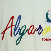 Laden Sie das Bild in den Galerie-Viewer, Vintage Souvenir T-Shirt Gr. M weiß bestickt &quot;Algarve Portugal&quot;