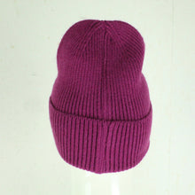 Laden Sie das Bild in den Galerie-Viewer, HG Beanie Strickmütze brombeere mit Wolle &amp; Kaschmir - Einheitsgröße NEU