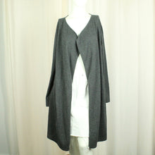 Laden Sie das Bild in den Galerie-Viewer, Second Hand PROUDMADE Cardigan Gr. XL grau uni Strickjacke (*)
