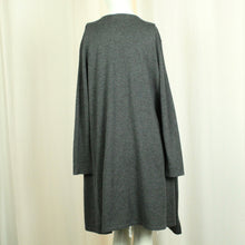 Laden Sie das Bild in den Galerie-Viewer, Second Hand PROUDMADE Cardigan Gr. XL grau uni Strickjacke (*)