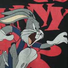 Laden Sie das Bild in den Galerie-Viewer, Vintage 90s BUGS BUNNY &amp; FC BARCELONA T-Shirt Gr. XL schwarz mit Print und Backprint 1995 Warner Bros