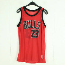 Laden Sie das Bild in den Galerie-Viewer, Vintage SPALDING Basketball NBA Trikot Gr. XL schwarz rot BULLS 23 