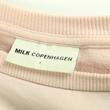 Laden Sie das Bild in den Galerie-Viewer, Second Hand MILK COPENHAGEN Sweatshirt Gr. S rosa (*)