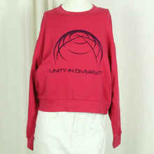 Laden Sie das Bild in den Galerie-Viewer, Second Hand WEEKDAY Sweatshirt Gr. XS pink mit Print (*)