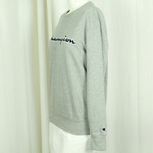 Laden Sie das Bild in den Galerie-Viewer, Second Hand CHAMPION Sweatshirt Gr. M grau uni mit Aufdruck (*)