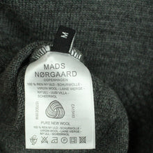 Laden Sie das Bild in den Galerie-Viewer, Second Hand MADS NORGAARD Wollstrickjacke Gr. M grau Wolle Strickjacke Cardigan Mod. Wool Klemens Zip (*)