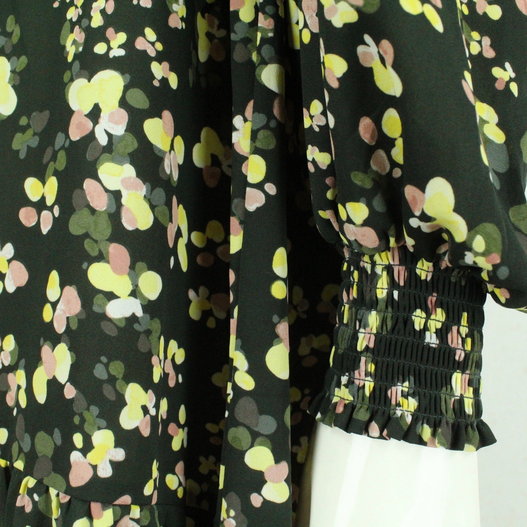 Second Hand LINDEX Kleid Gr. M schwarz mehrfarbig geblümt (*)