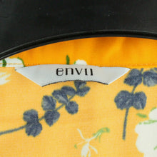 Laden Sie das Bild in den Galerie-Viewer, Second Hand ENVII Bluse Gr. S orange mehrfarbig geblümt (*)