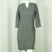 Laden Sie das Bild in den Galerie-Viewer, Second Hand REFIVE Kleid mit Wolle Gr. 36 weiß schwarz gemustert (*)