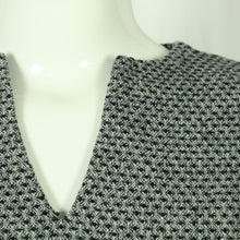 Laden Sie das Bild in den Galerie-Viewer, Second Hand REFIVE Kleid mit Wolle Gr. 36 weiß schwarz gemustert (*)