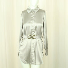 Laden Sie das Bild in den Galerie-Viewer, Second Hand Satinkleid Gr. S beige uni Kleid (*)