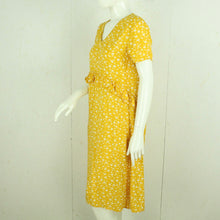 Laden Sie das Bild in den Galerie-Viewer, Second Hand PIECES Midikleid Gr. L gelb weiß geblümt Kleid (*)