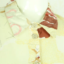 Laden Sie das Bild in den Galerie-Viewer, Vintage Bluse Gr. L beige mehrfarbig gemustert kurzarm