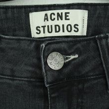 Laden Sie das Bild in den Galerie-Viewer, Second Hand ACNE STUDIOS Jeans Gr. W27 grau Mod. Needle Rocca (*)