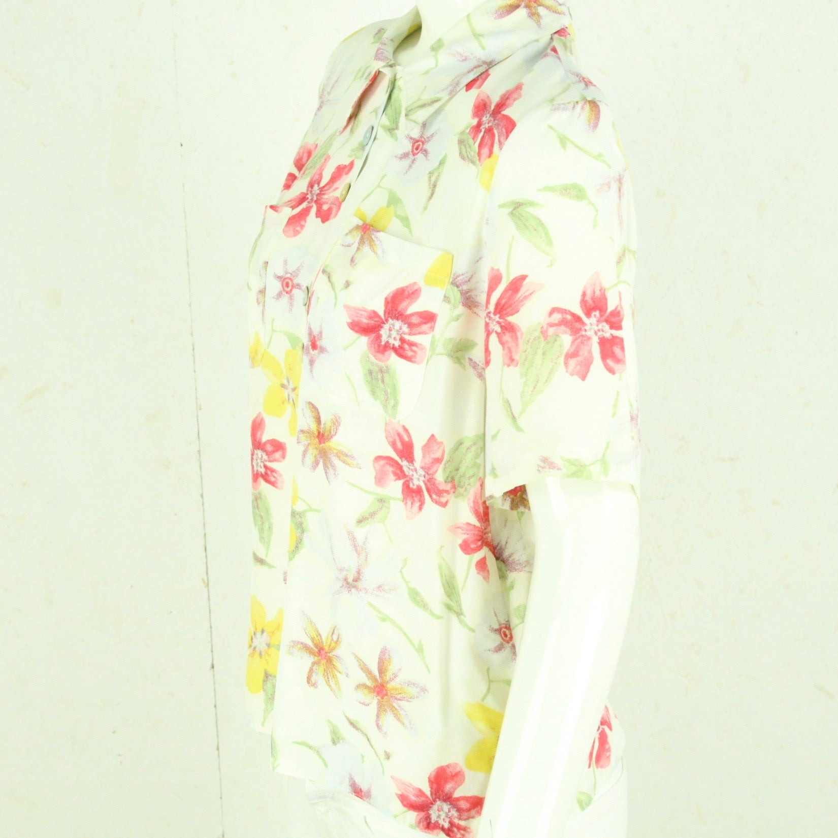 Vintage Bluse Gr. S weiß mehrfarbig geblümt kurzarm