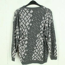 Laden Sie das Bild in den Galerie-Viewer, Vintage Pullover Gr. M/L grau und rosa Crazy Pattern Strick