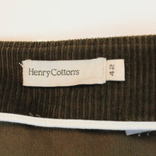 Laden Sie das Bild in den Galerie-Viewer, Second Hand HENRY COTTON´S Cordrock Gr. 42 khaki (*)
