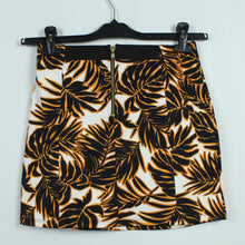Laden Sie das Bild in den Galerie-Viewer, Second Hand MISS SELFRIDGE Rock Gr. 34 mehrfarbig Minirock (*)