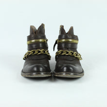 Laden Sie das Bild in den Galerie-Viewer, Second Hand MANILA GRACE Ankle Boots Gr. 37 braun Stiefeletten (*)