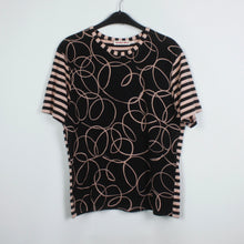Laden Sie das Bild in den Galerie-Viewer, Second Hand SEE BY CHLOÉ T-Shirt Gr. 38 schwarz rosa gemustert (*)