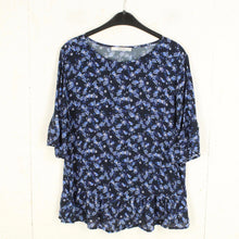 Laden Sie das Bild in den Galerie-Viewer, Second Hand GESTUZ Bluse Gr. 40 blau mehrfarbig geblümt (*)