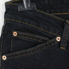 Laden Sie das Bild in den Galerie-Viewer, Vintage LEVIS 551 Jeans Gr. W30 / L32 dunkelblau (*)