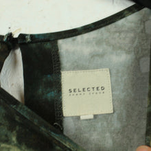 Laden Sie das Bild in den Galerie-Viewer, Second Hand SELECTED FEMME Kleid Gr. L mehrfarbig gemustert(*)