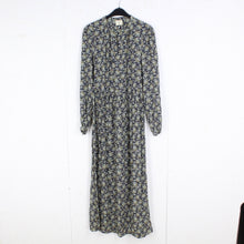 Laden Sie das Bild in den Galerie-Viewer, Second Hand JULIA FAGERHOLT Seidenkleid Gr. 34 grau mehrfarbig gemustert Seide (*)