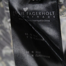 Laden Sie das Bild in den Galerie-Viewer, Second Hand JULIA FAGERHOLT Seidenkleid Gr. 34 grau mehrfarbig gemustert Seide (*)