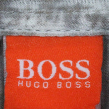 Laden Sie das Bild in den Galerie-Viewer, Second Hand HUGO BOSS Bluse Gr. 38 braun weiß Batik Langarmbluse (*)