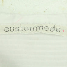 Laden Sie das Bild in den Galerie-Viewer, Second Hand CUSTOMMADE Bluse Gr. S weiß grau silber gestreift Langarm (*)