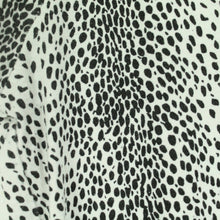 Laden Sie das Bild in den Galerie-Viewer, Second Hand MOXY COPENHAGEN T-Shirt Gr. 40 schwarz weiß mit Tierprint (*)