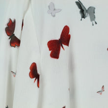 Laden Sie das Bild in den Galerie-Viewer, Second Hand MINX Bluse Gr. L weiß Schmetterlinge NEU (*)