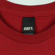 Laden Sie das Bild in den Galerie-Viewer, Second Hand OBEY T-Shirt Gr. S rot mit weißem Print (*)