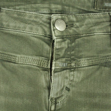 Laden Sie das Bild in den Galerie-Viewer, Second Hand CLOSED Jeans Gr. 38 (It 42) grün Mod. 1410 (*)