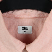 Laden Sie das Bild in den Galerie-Viewer, Second Hand UNIQLO Hemdbluse Gr. XS rosa oversized Hemd Bluse (*)