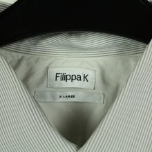 Laden Sie das Bild in den Galerie-Viewer, Second Hand FILIPPA K Hemd Gr. XL weiß blau gestreift Hemdbluse (*)