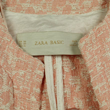 Laden Sie das Bild in den Galerie-Viewer, Second Hand ZARA Mantel Gr. XS rosa weiß Übergangsmantel (*)