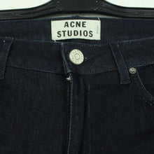 Laden Sie das Bild in den Galerie-Viewer, Second Hand ACNE STUDIOS Jeans Gr. 29/32 Mod. Skin 5 Candy dunkelblau (*)