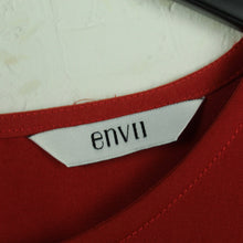 Laden Sie das Bild in den Galerie-Viewer, Second Hand ENVII Kleid Gr. S rot langarm aysmetrisch (*)