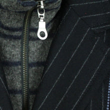 Laden Sie das Bild in den Galerie-Viewer, Second Hand LIQU Blazer Gr. 38 blau Nadelstreifen Jacke (*)